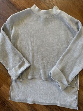 Relaxed Mock Neck Women’s Top in Light Gray